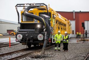 battery-powered rail maintenance vehicle