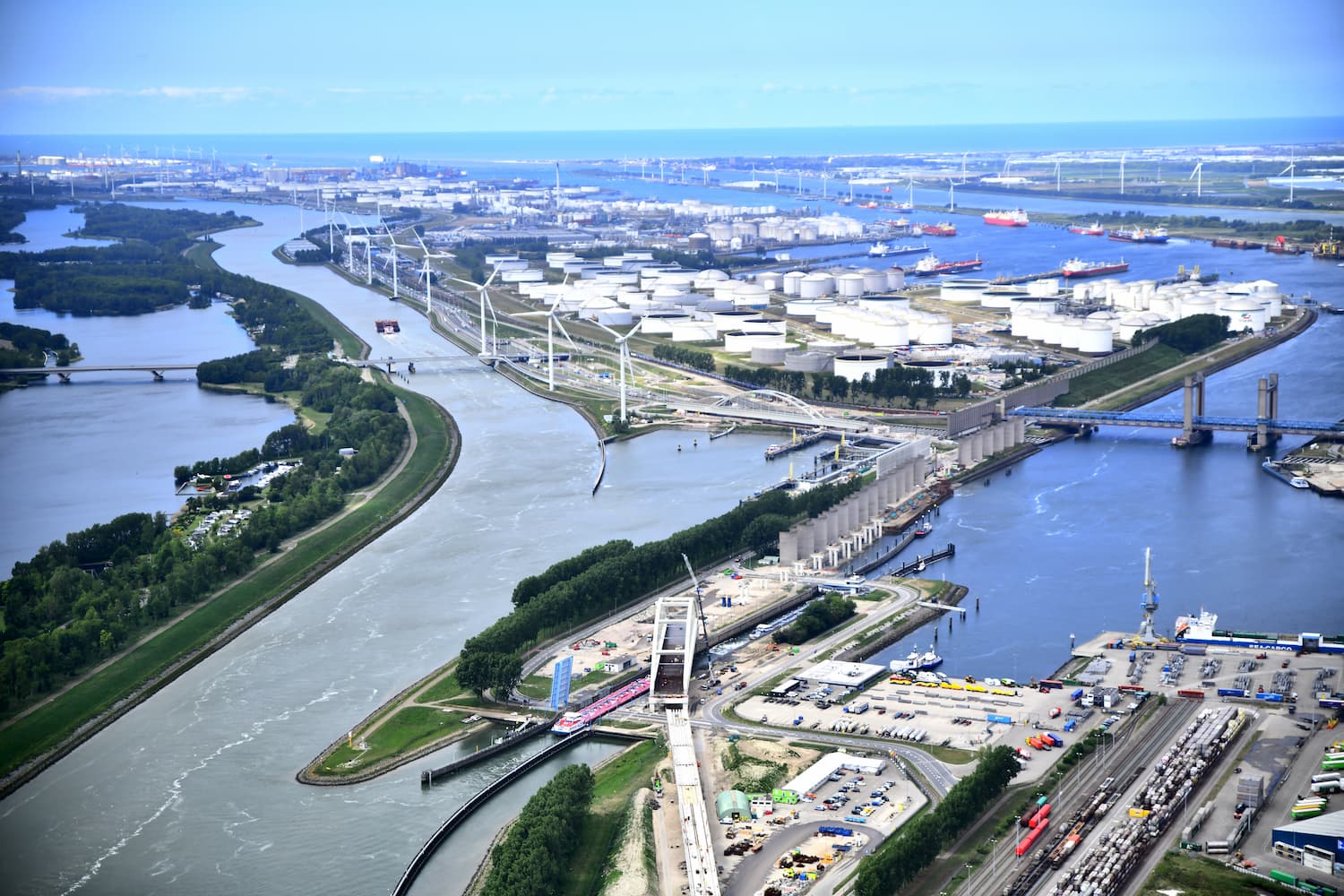 Green energy platform successfully tested at Rotterdam port