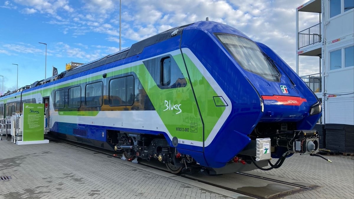 Hitachi unveils its new tri-mode train for Italy