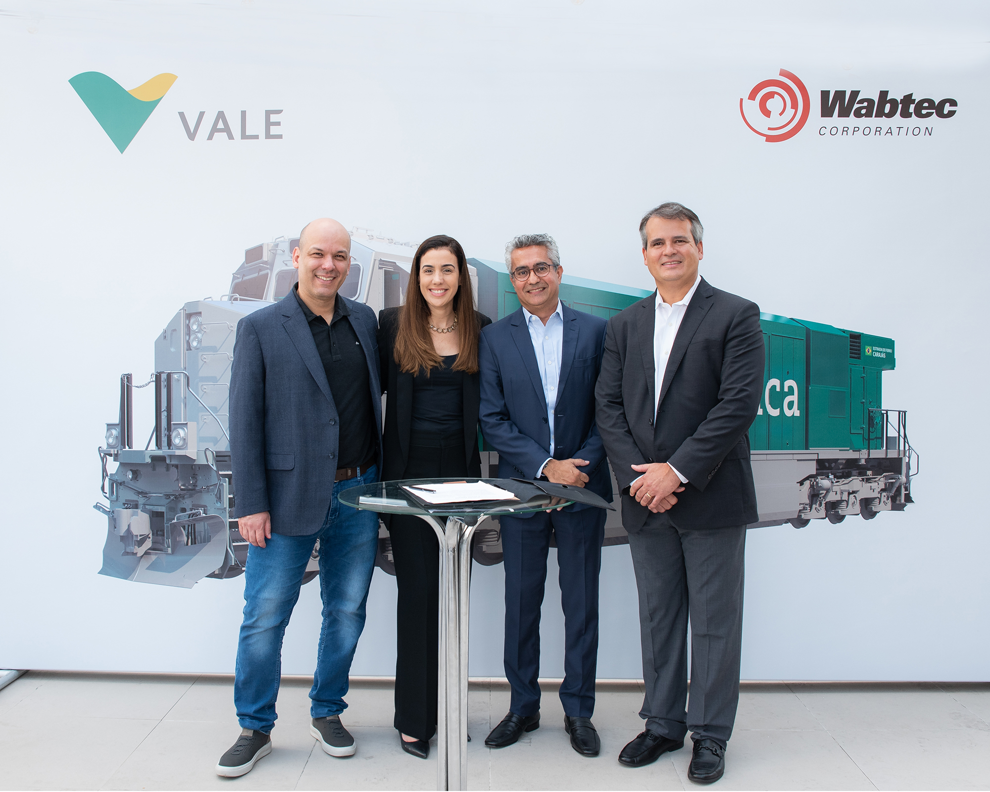 Vale orders FLXdrive battery locomotives 