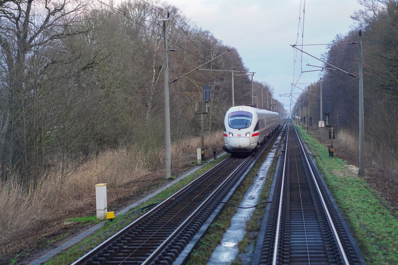 DB awards final contracts for Hamburg–Berlin